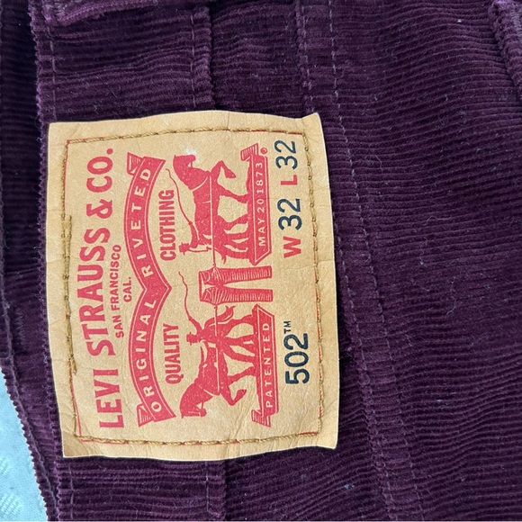Men’s Levi's 502 Pinwale Corduroy Relaxed Fit Tapered
Leg Pants Burgundy 32x32 - Picture 7 of 7
